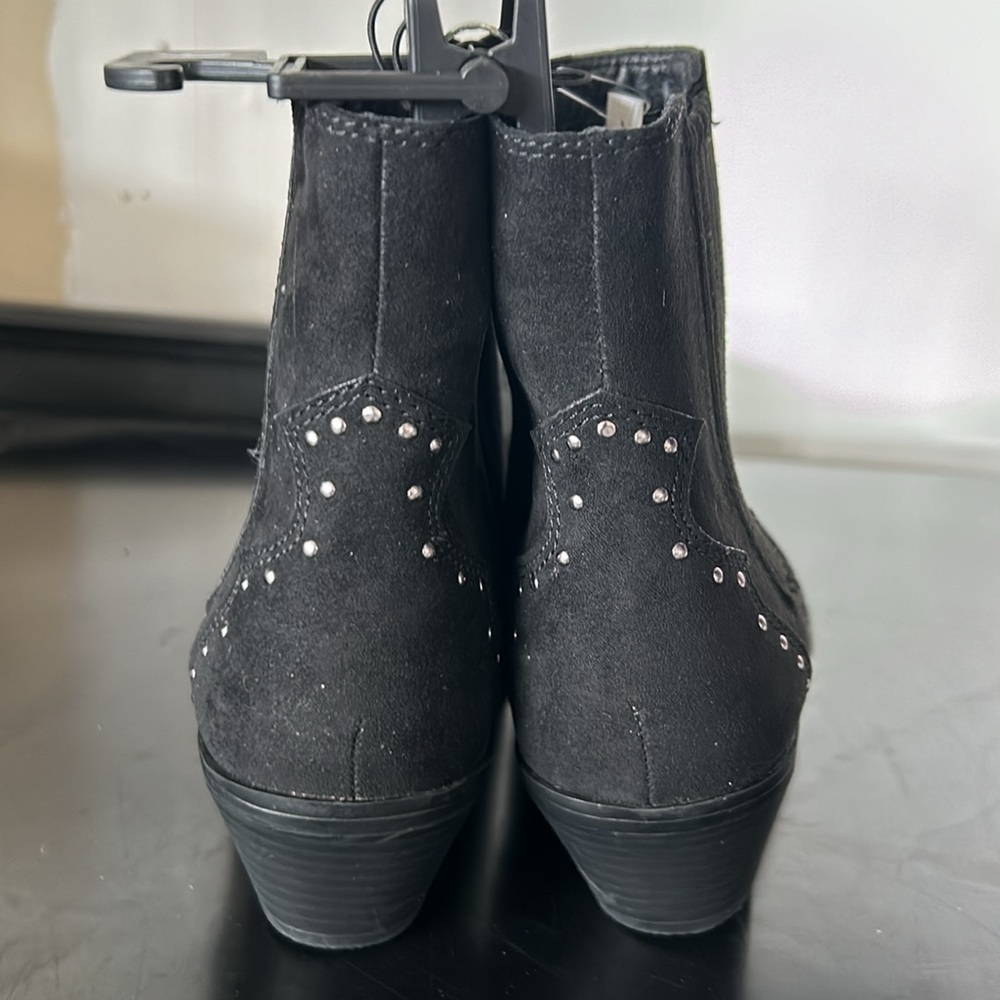 NWT Boot Black with silver accent - Picture 4 of 5